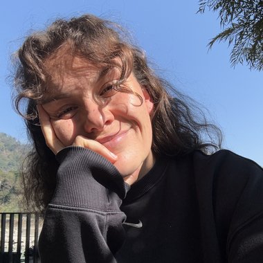 Ellie Q. - Freelance Product Marketer