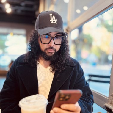 Ayoub A. - Freelance Graphic Designer