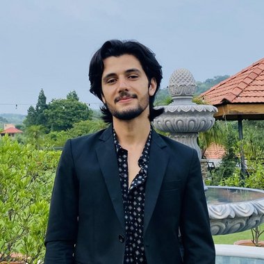 NOOR M. - Freelance Web Developer