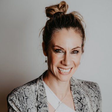 Yvonne B. - Freelance Textile Designer