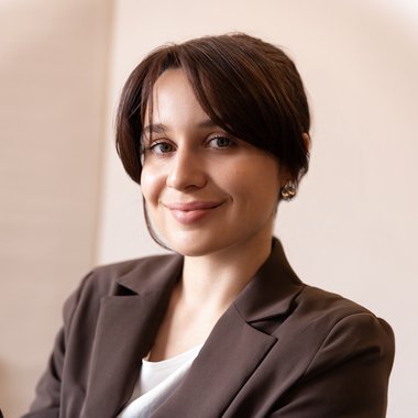 Darya Z. - Freelance Designer