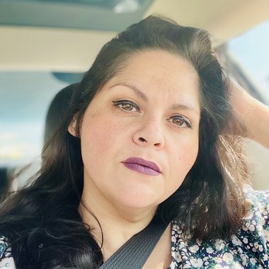 Melissa P. - Freelance Graphic Designer