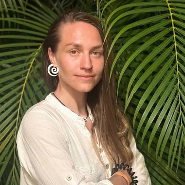 Anna P. - Freelance Graphic Designer