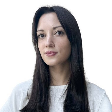 Clara M. - Freelance Marketer