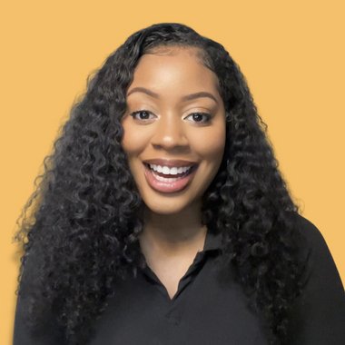 Stephanie S. - Freelance Social Media Manager
