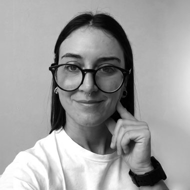 MARÍA S. - Freelance Presentation Designer