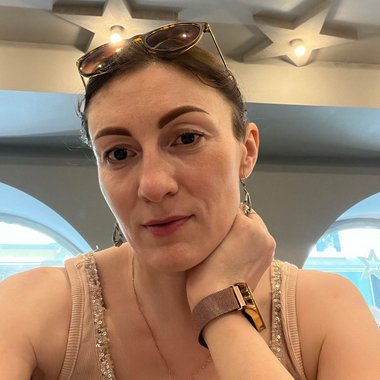 ALONA G. - Freelance Ui Designer