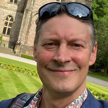 Clive P. - Freelance Artworker