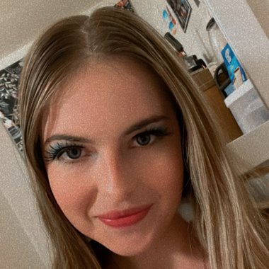 Maya M. - Freelance Musician