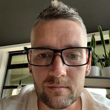 Damian - Freelance Web Designer