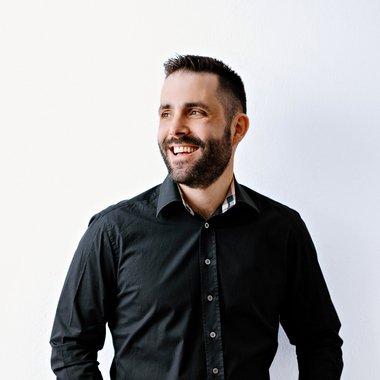 Dimitris T. - Freelance Camera Operator