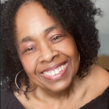 Lisa B. - Freelance Social Media Manager