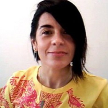 Lorena B. - Freelance Graphic Designer