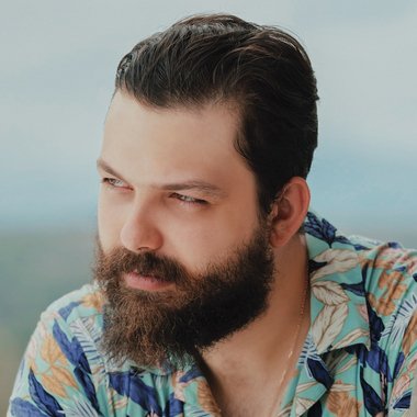 Oleg L. - Freelance Photographer