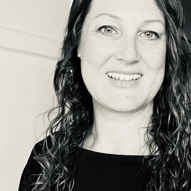 Kristie W. - Freelance Graphic Designer