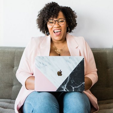 Janelle P. - Freelance Digital Marketer