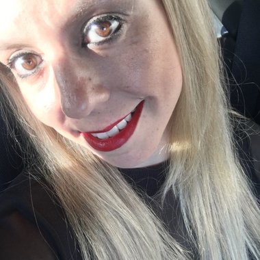 Ana D. - Freelance Assistant Editor