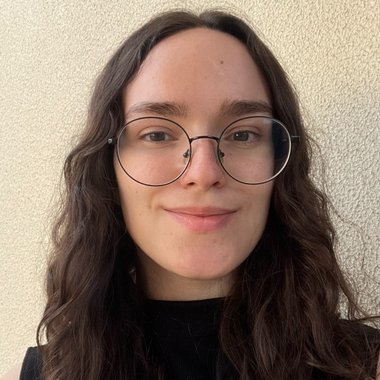 Cláudia S. - Freelance Digital Marketer