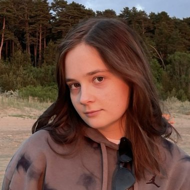 Kristina D. - Freelance Front End Developer