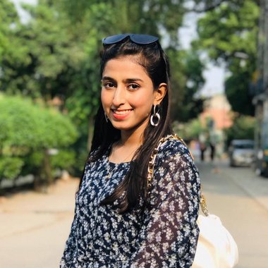 Fizaakram - Freelance Graphic Designer