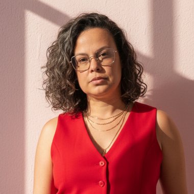 Carolina S. - Freelance Graphic Designer