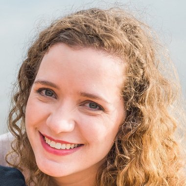 Vanessa S. - Freelance Data Analyst