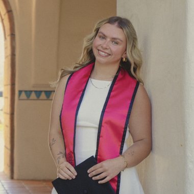 Alyssa C. - Freelance Photographer