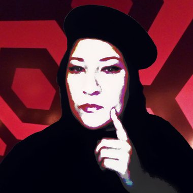 Roxanne V. - Freelance Presentation Designer