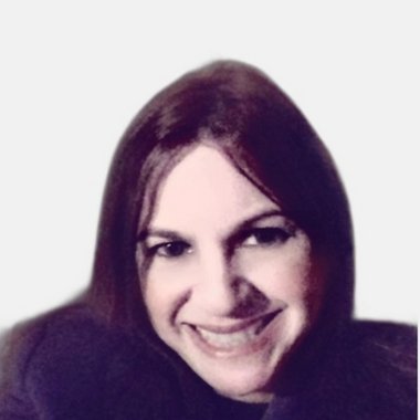 Dayana L. - Freelance Voiceover Artist