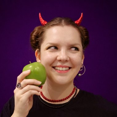 Aleksandra V. - Freelance Brand Designer