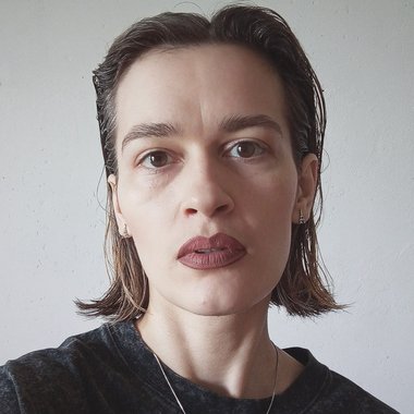 Lizzy K. - Freelance Brand Designer