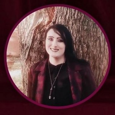 Olivia F. - Freelance Graphic Designer