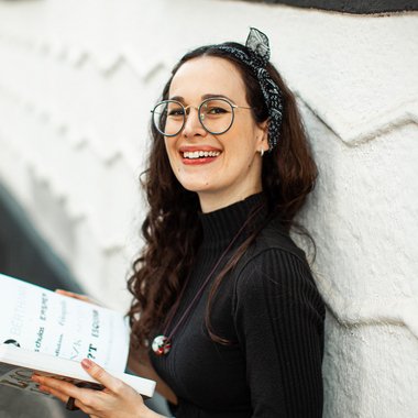 Valesta B. - Freelance Content Designer