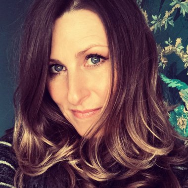 Lynsey C. - Freelance Brand Designer