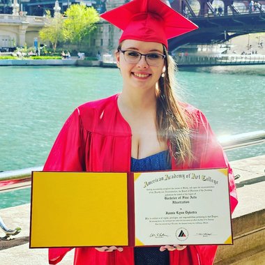 Jane L. - Freelance Graphic Designer