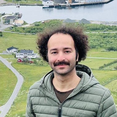 Arya Y. - Freelance Web Developer