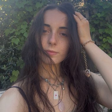 Livinia R. - Freelance Production Assistant