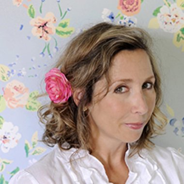 amy3332 - Freelance Graphic Designer