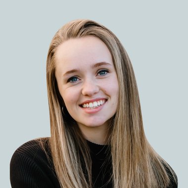 Hannah A. - Freelance Graphic Designer