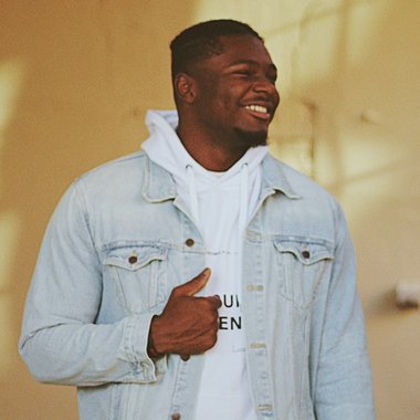 daylonf4267195 - Freelance Graphic Designer