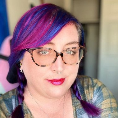 Melissa G. - Freelance Graphic Designer