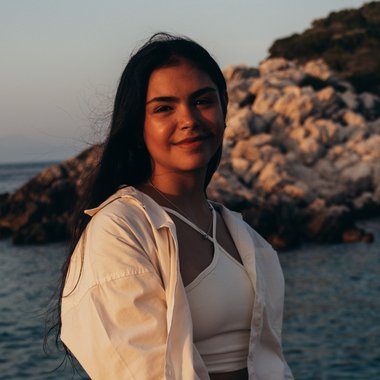 Valeria Y. - Freelance Ui Designer