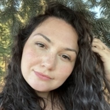 Caitlin G. - Freelance Packaging Designer
