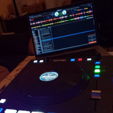 Grally - Freelance Dj