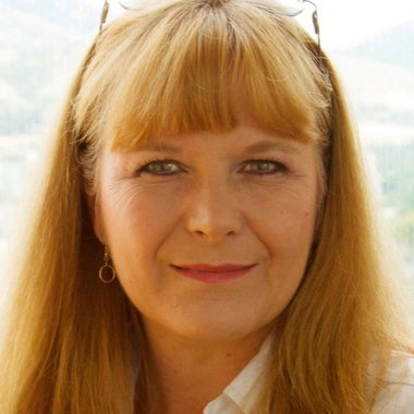 Kim E. - Freelance Content Creator