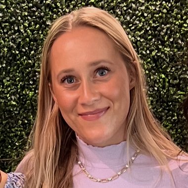 Anna P. - Freelance Social Media Manager