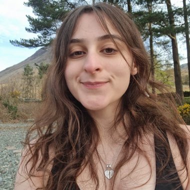 Iulia C. - Freelance Content Creator