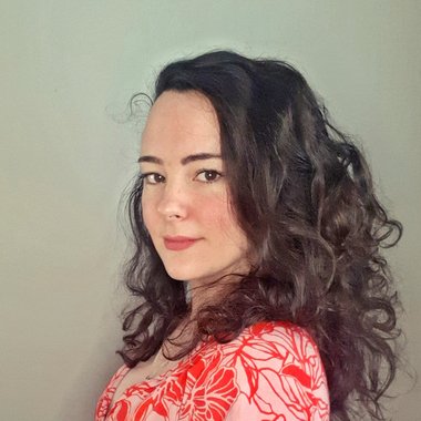 VeronicaRadd - Freelance Graphic Designer