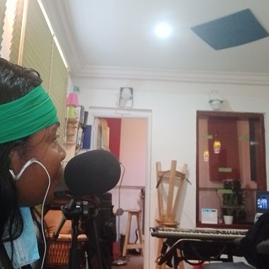 Lami L. - Freelance Songwriter