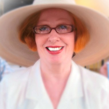 Titiane - Freelance Graphic Designer